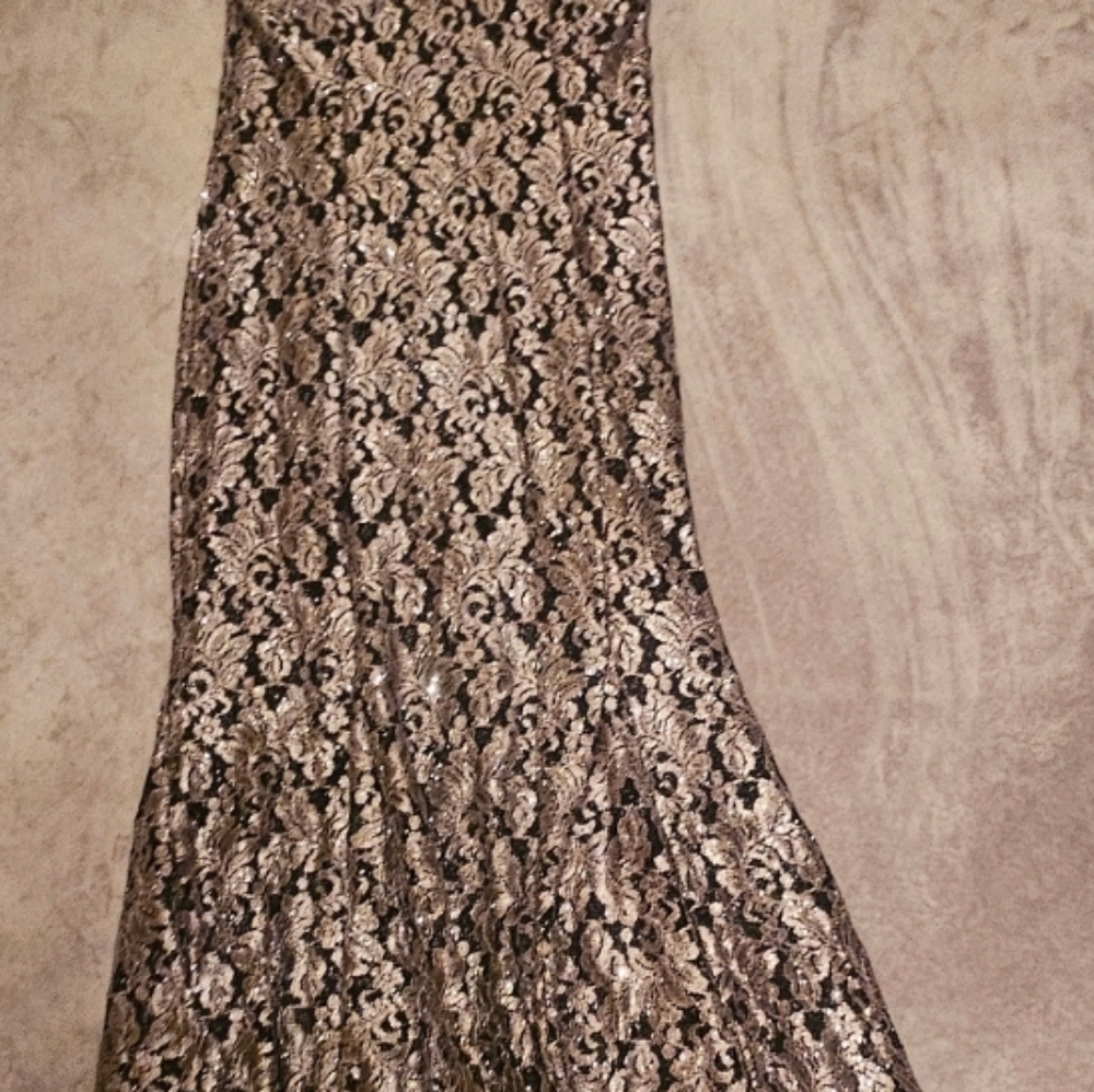 Dress - Picture 2 of 2